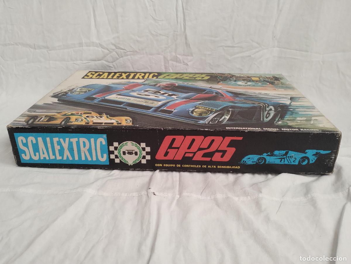 Scalextric: CIRCUITO SCALEXTRIC Ref. GP25 CON CAJA Y COCHES - Foto 2