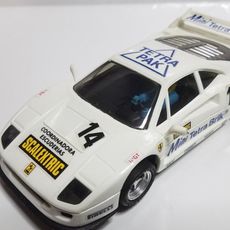 Scalextric 8355 - Ferrari F-40 Tetra Pak Blanche N°14 Eclairage Scalextric 8355 - Ferrari F-40 Tetra Pak Blanche N°14 Eclairage