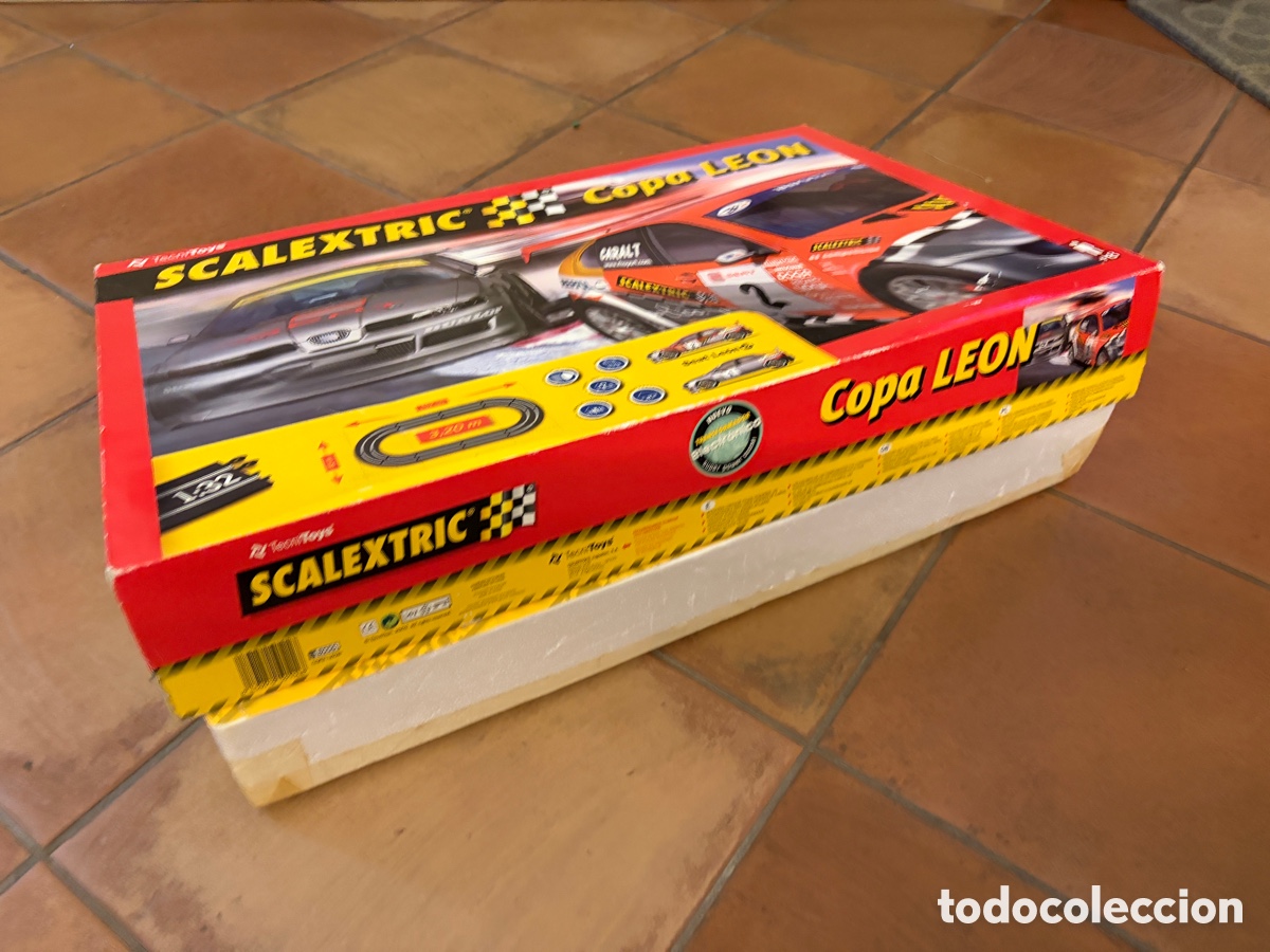 Scalextric: Caja completa Scalextric copa leon 2 coches - Foto 12