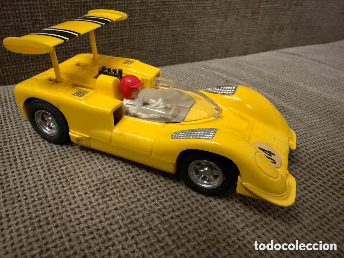 Scalextric: CHAPARRAL C40 AMARILLO EXIN SCALEXTRIC