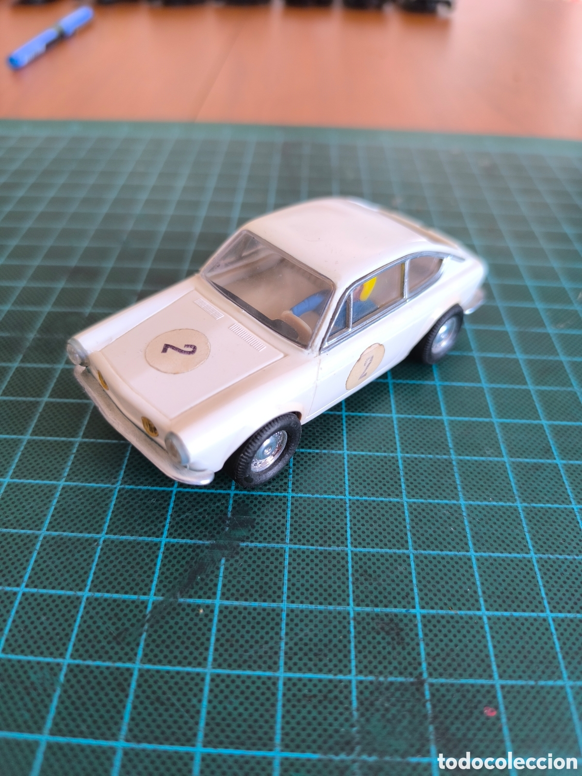 Scalextric: Seat 850 coup&eacute; Scalextric exin