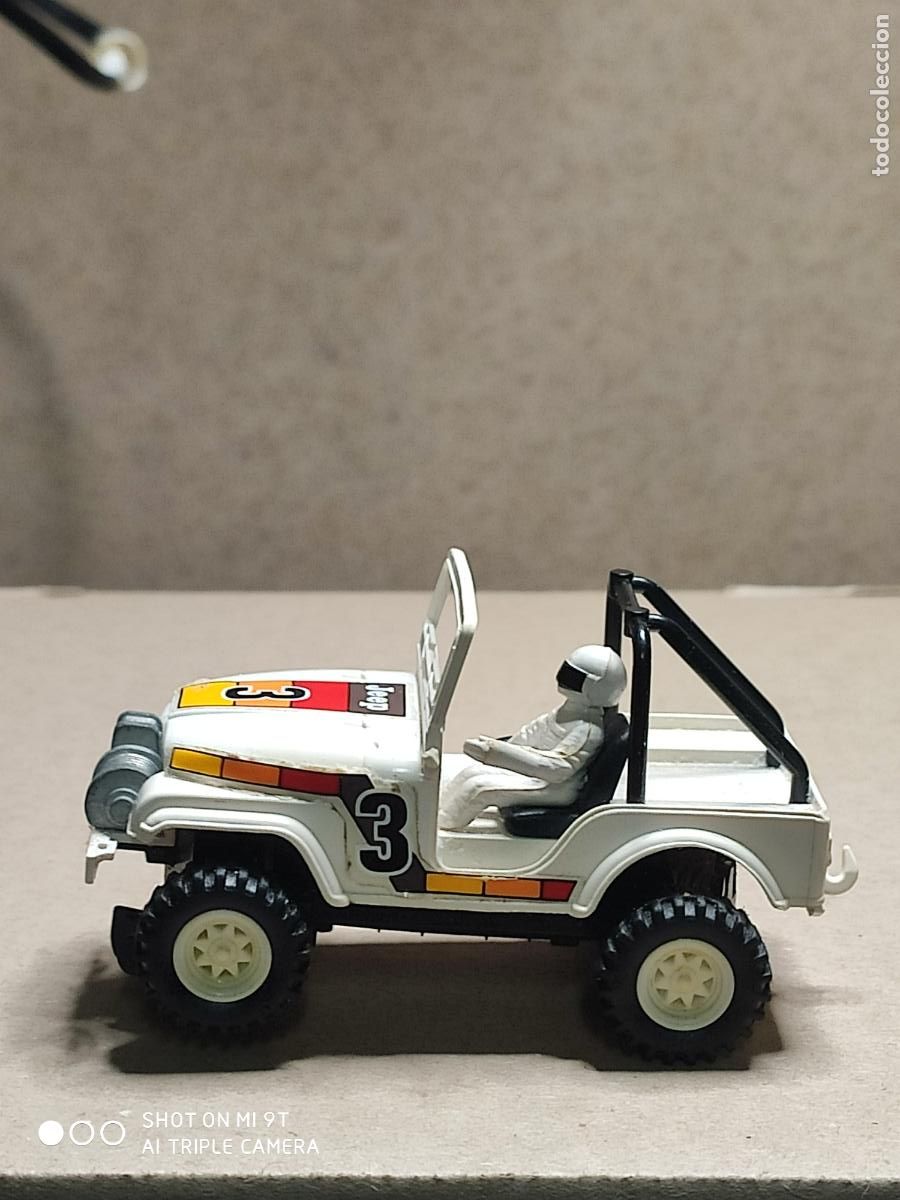 Scalextric: SCALEXTRIC JEEP 4X4 BLANCO