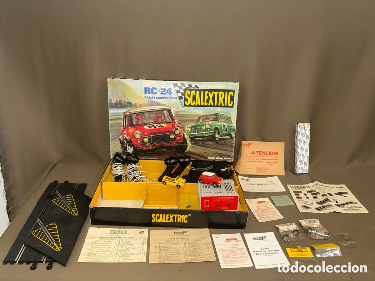 Scalextric: SCALEXTRIC RC-24 CON 2 MINI COOPER, PISTAS, RUEDAS, ESCOBILLAS, ETC, *VER FOTOS*