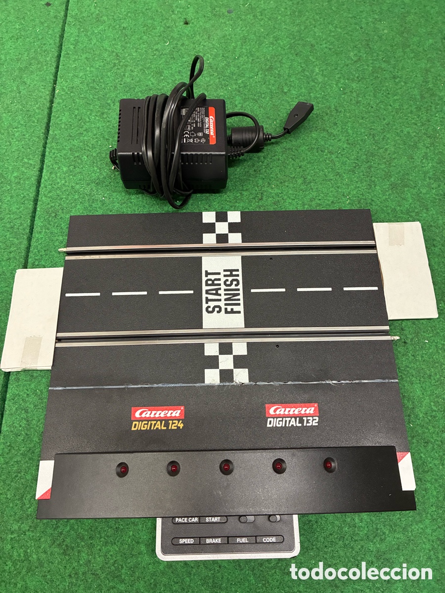 Scalextric: Centralita y transformador Carrera digital 1/32-1:24