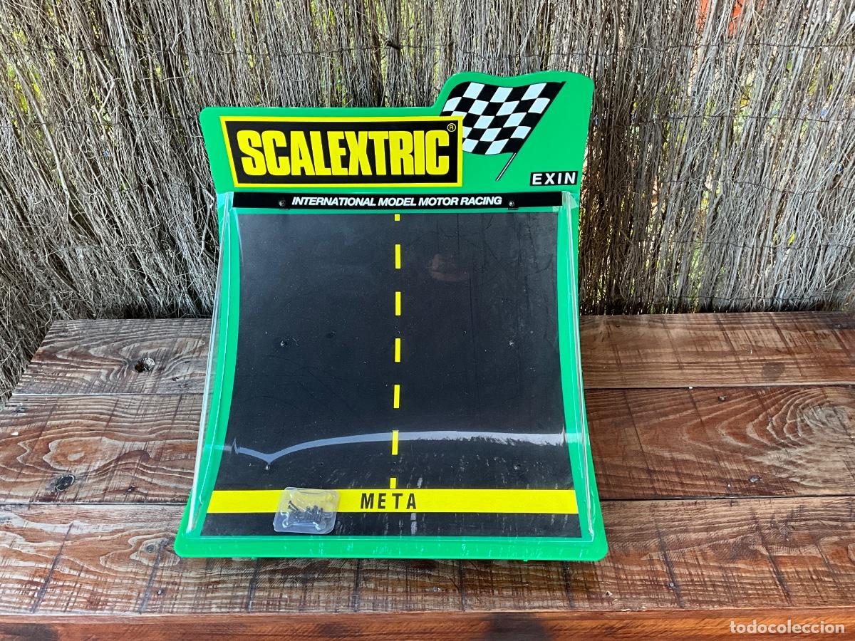 Scalextric: EXPOSITOR DE TIENDA SCALEXTRIC CAPACIDAD 12 COCHES- EXIN - A&Ntilde;OS 70/80 - FABRICADO POR DISME S.A.