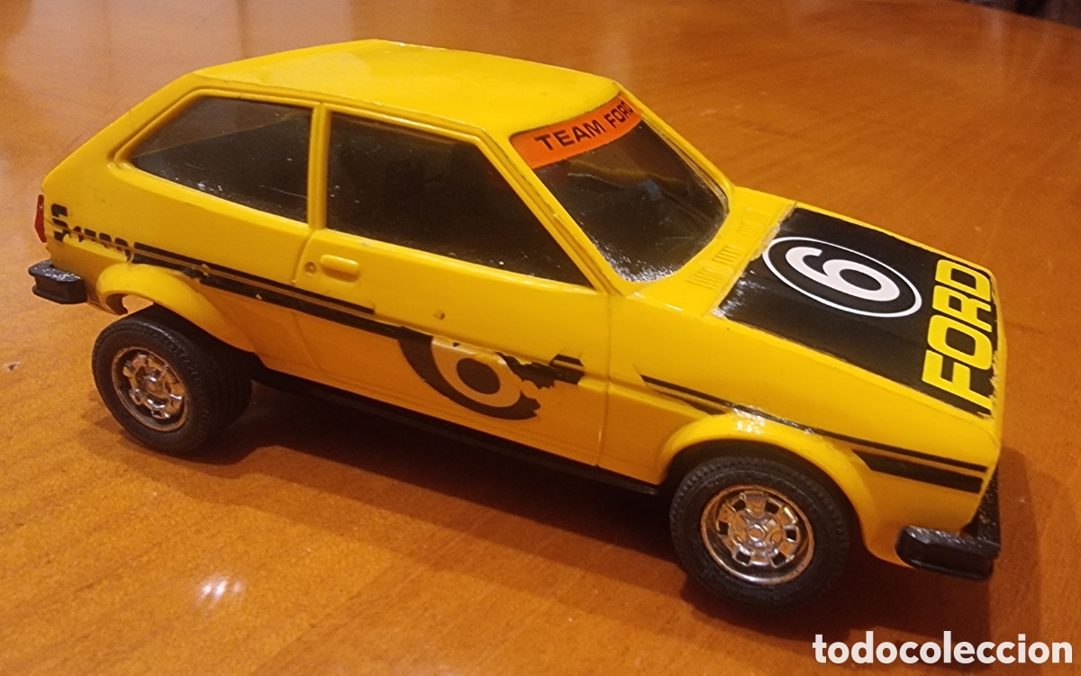Scalextric: Coche Scalextric Ford Fiesta Exin original ved fotos