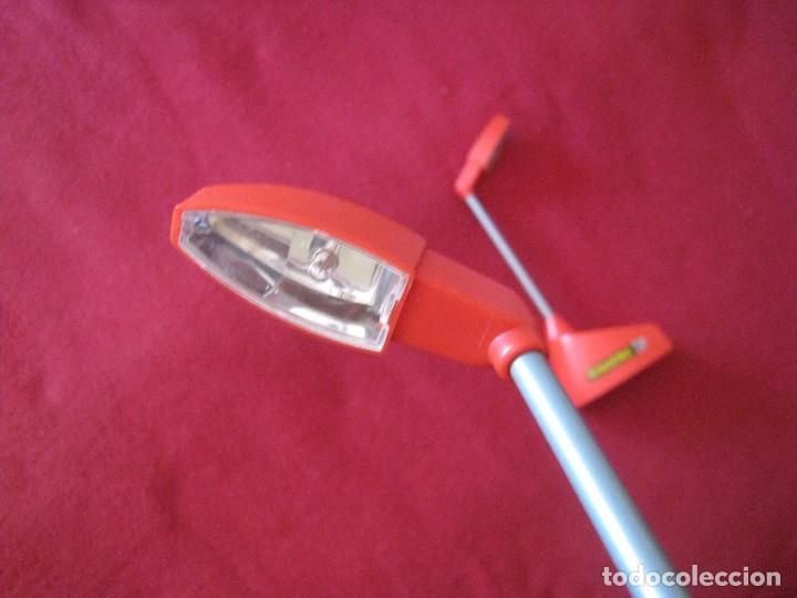 Scalextric: 2 SCALEXTRIC LUCES TECNITOYS 2002 - Foto 2