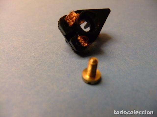 Scalextric: AC SCALEXTRIC JAGUAR E C 34 ACCESORIO GUIA CON TORNILLO - Foto 1