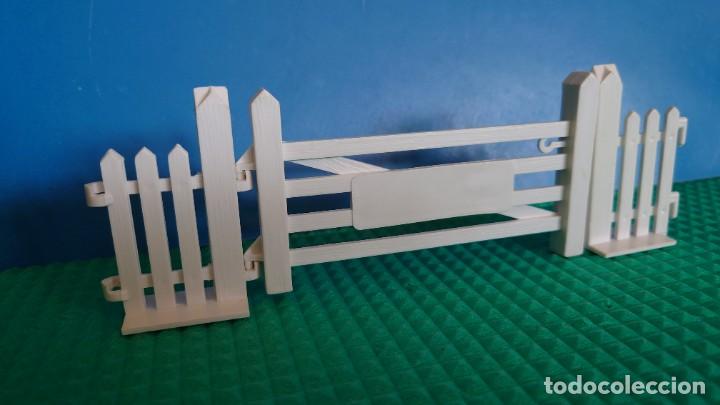 Scalextric: PUERTA VALLA SCALEXTRIC TRI-ANG A/226 UK - Foto 2