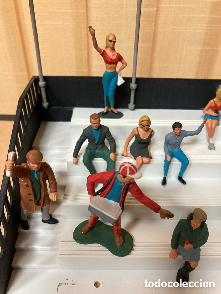 Scalextric: Tribuna con 12 figuras Scalextric - Foto 2