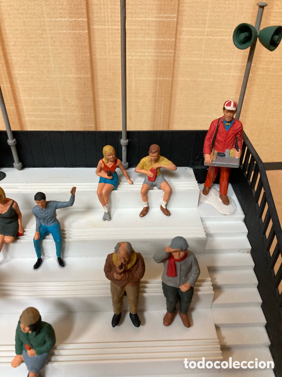 Scalextric: Tribuna con 12 figuras Scalextric - Foto 3