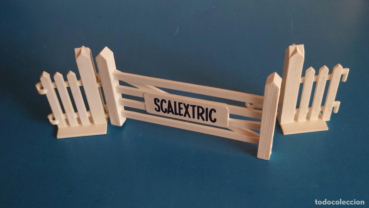 Scalextric: PUERTA ENTRADA SCALEXTRIC TRI-ANG A/226 - Foto 3