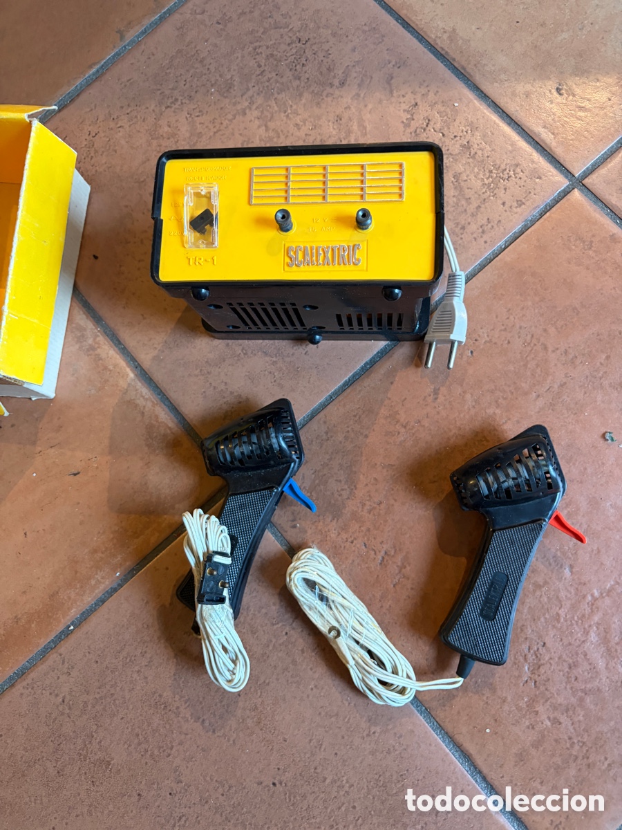 Scalextric: Transformador amarillo exin con 2 mandos scalextric - Foto 1