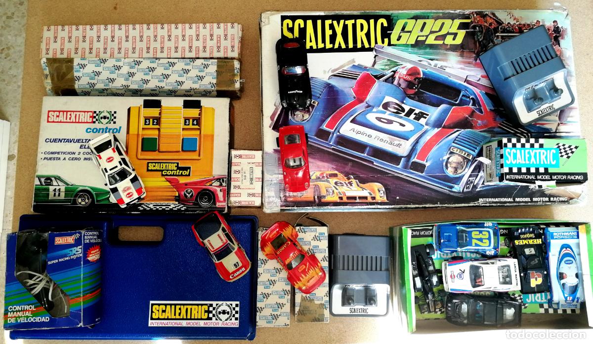 Scalextric: GRAN LOTE SCALEXTRIC. COCHES, CARROCER&Iacute;AS, CHASIS, TRAMOS, REPUESTOS, ACCESORIOS...