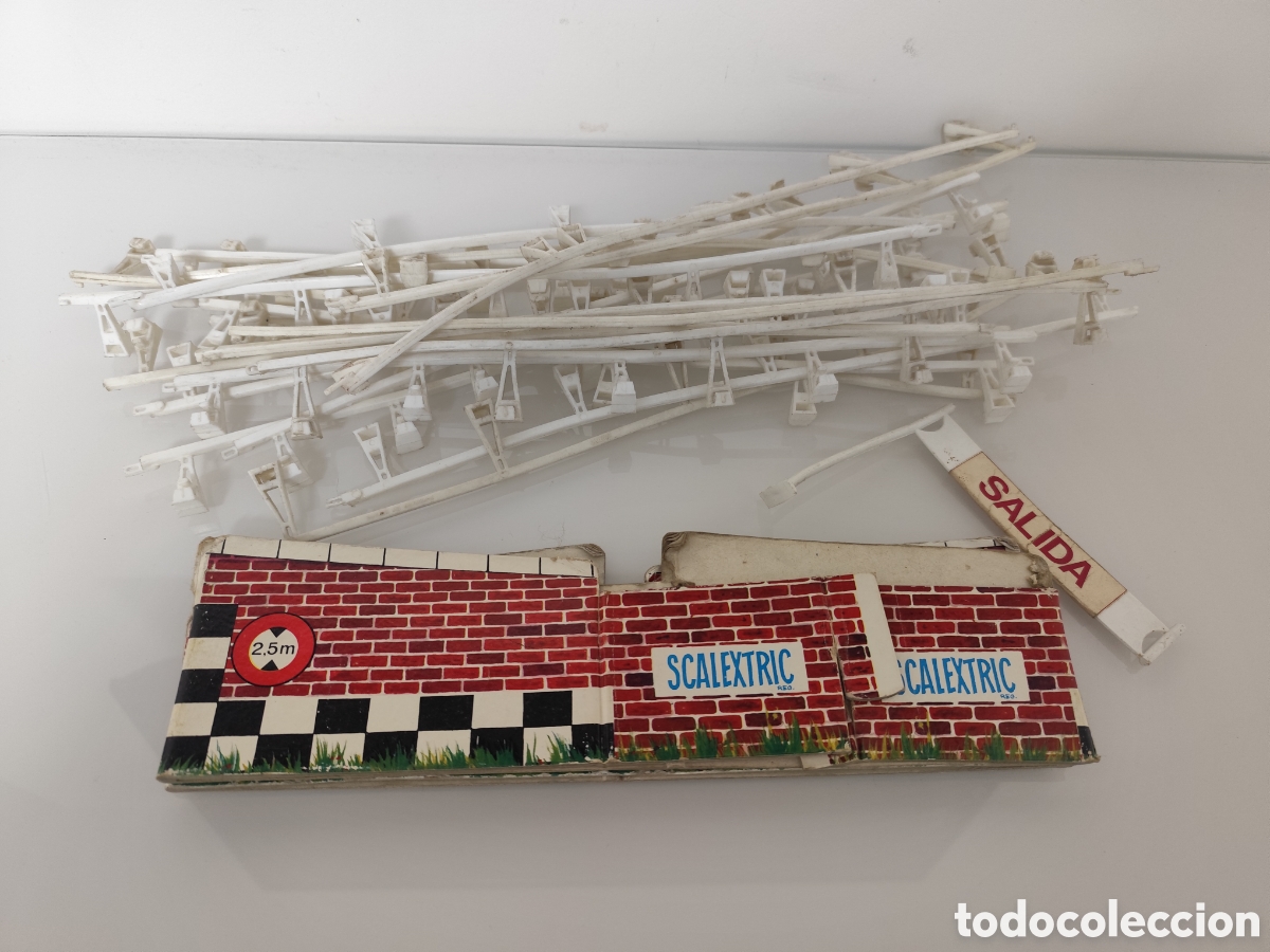 Scalextric: ANTIGUO PUENTE SCALEXTRIC EXIN Y 21 X VALLAS PROTECCION QUITAMIEDOS BLANCAS