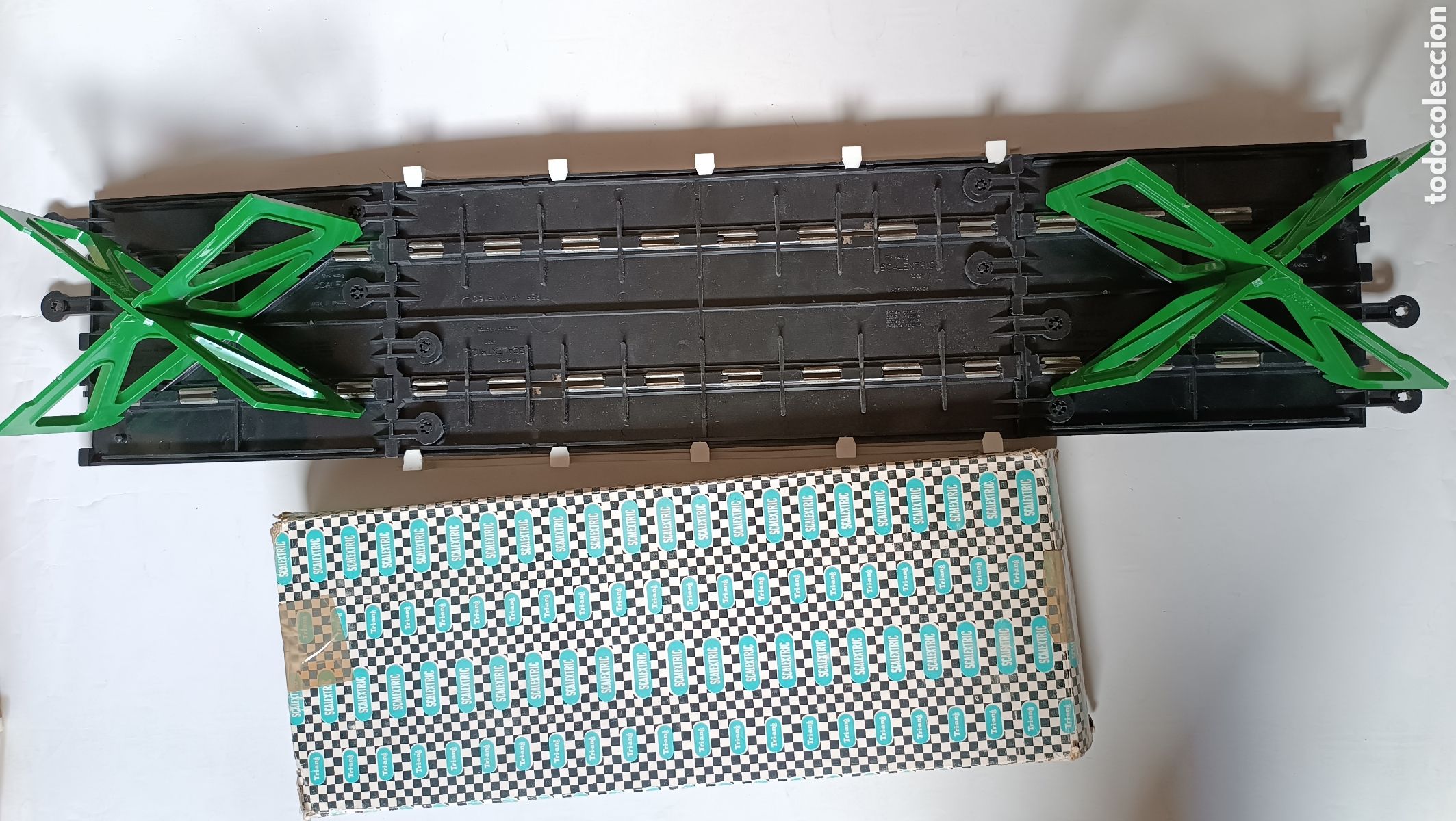Scalextric: Gran puente de SCALEXTRIC - Slot - Made in France - Tres pistas, soportes y barandillas