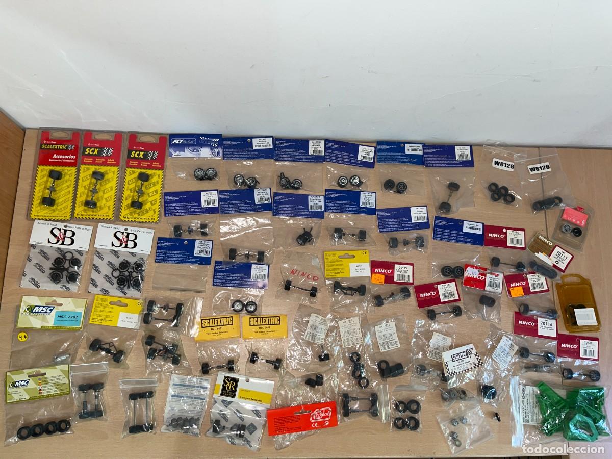 Scalextric: Scalextric GRAN LOTE 56 PIEZAS Trenes de Ruedas Neum&aacute;ticos Ejes Exin Fly Ninco TecniToys Scx Tyco