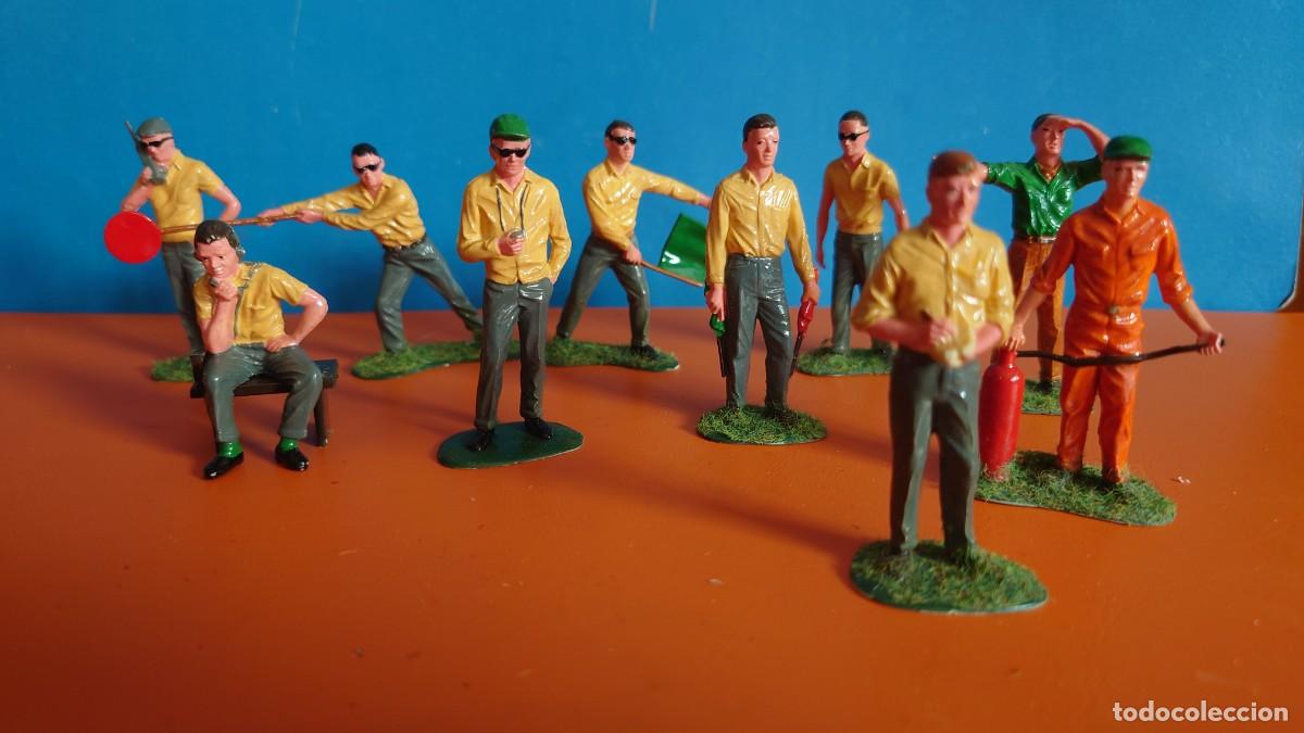 Scalextric: FIGURAS PISTA SCALEXTRIC MONOGRAM - Foto 1