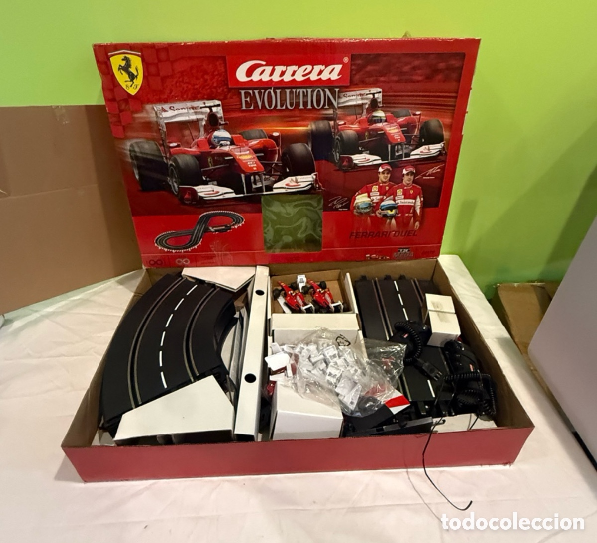 Scalextric: CARRERA EVOLUTION FERRARI DUEL 25175 &ndash; FERRARI F10 ALONSO & MASSA &ndash; ESCALA 1:32