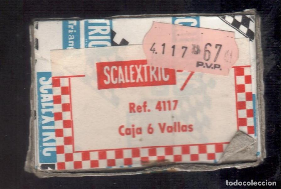 Scalextric: SCALEXTRIC Caja con 10 vallas - Foto 1
