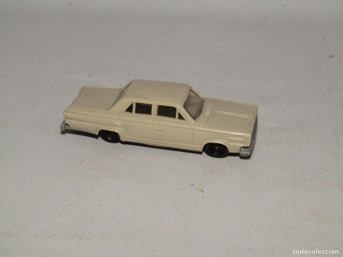 Scalextric: Antiguo DODGE DART Escala 1/87 con Bola Rodante del Circuito Automovil&iacute;stico AUTO PERMA