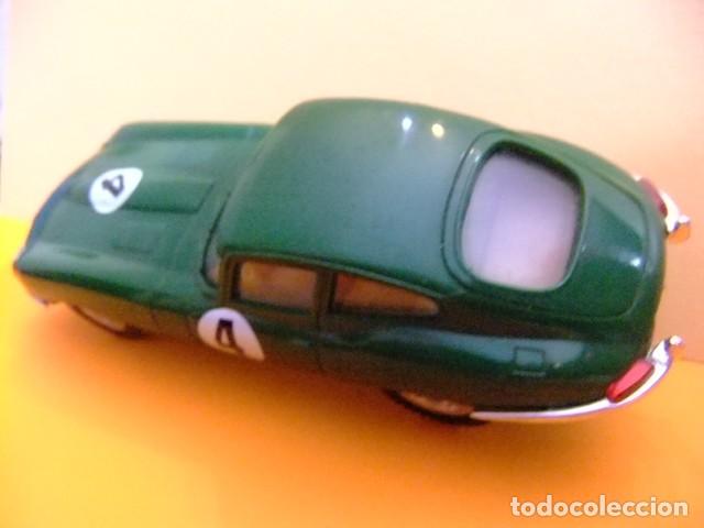 Scalextric: V SCALEXTRIC JAGUAR E COLOR VERDE n&uacute;mero 4 SCX - Foto 3