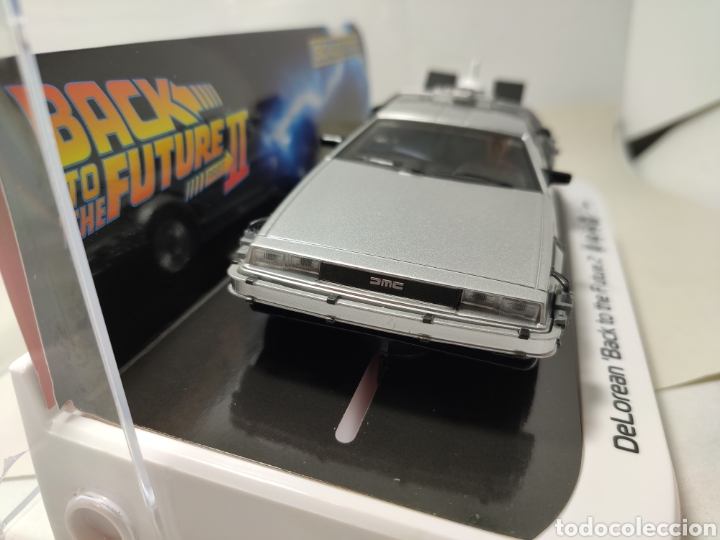 Scalextric C4249 DeLorean Back to the Future 2