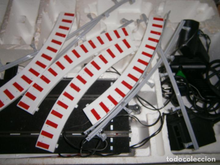Scalextric: ANTIGUA CAJA CON COMPLEMENTOS SCALEXTRIC RALLY PORTUGAL - Foto 6