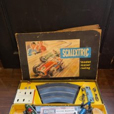 Scalextric: SCALEXTRIC CAJA CIRCUITO Y DOS COCHES MODEL MOTOR RACING -MADE IN ENGLAND (GE). Lote 376677174