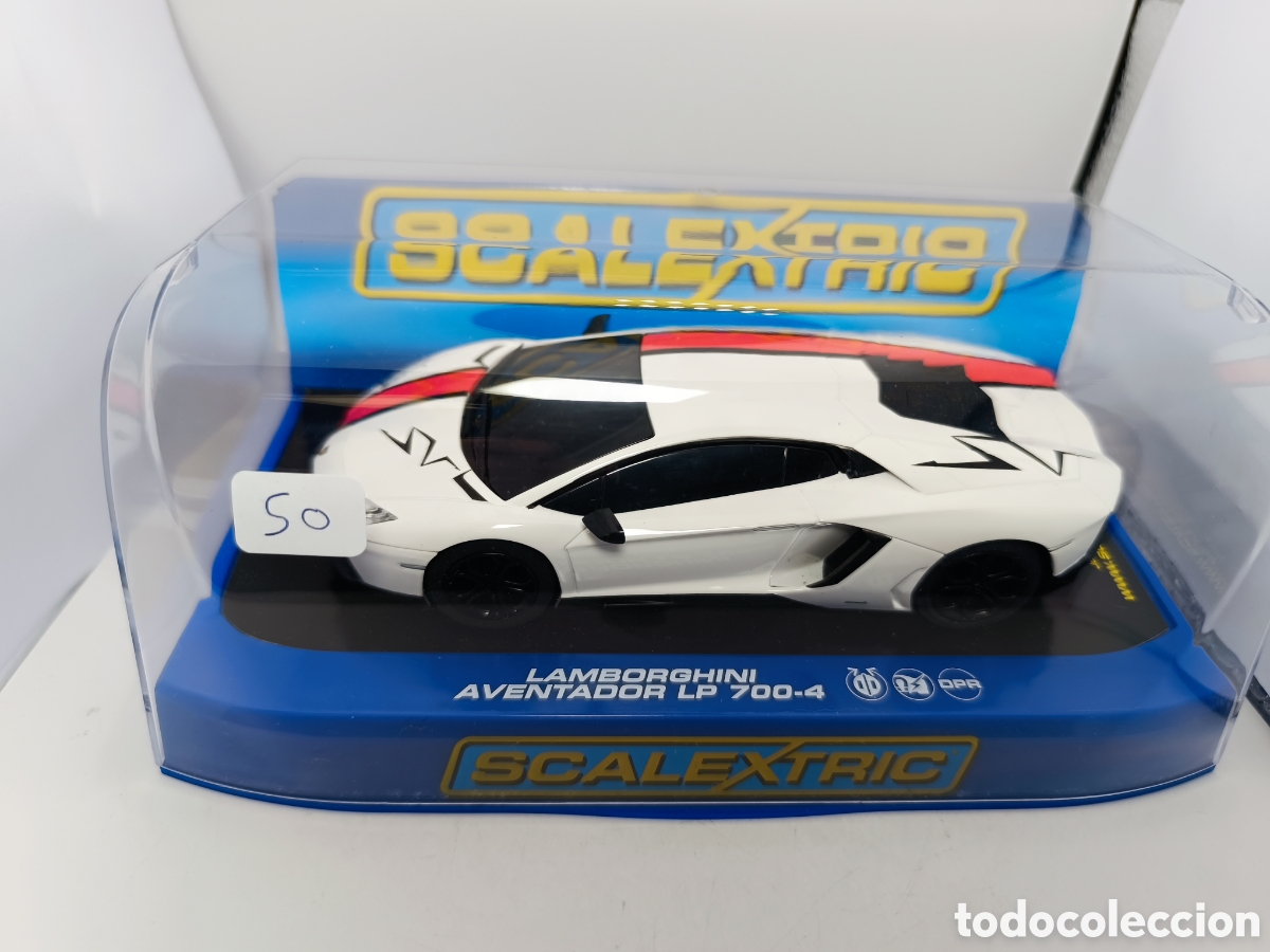 Scalextric: SCALEXTRIC UK LAMBORGHINI AVENTADOR WHITE RED C3526