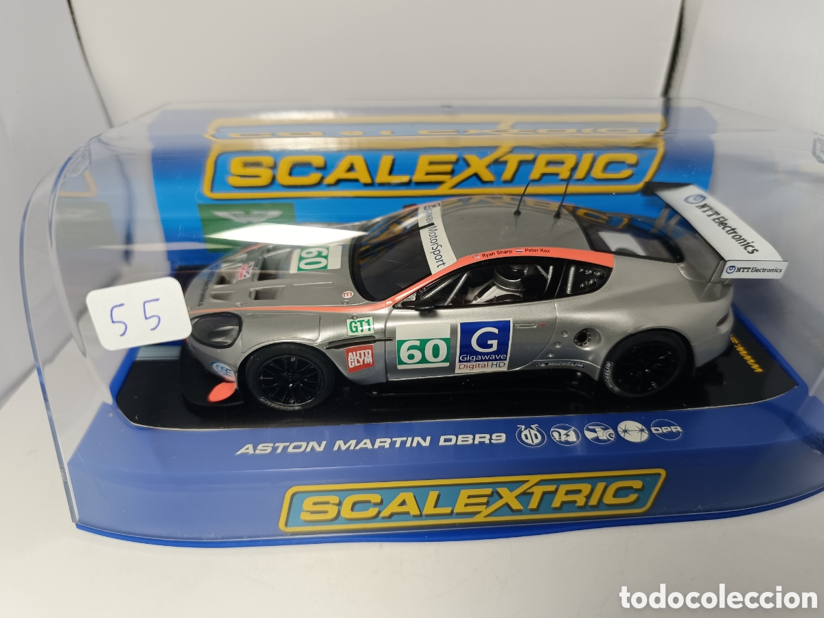 Scalextric: SCALEXTRIC UK ASTON MART&Iacute;N DBR9 GIGAWAVE MOTORSPORTS C3063