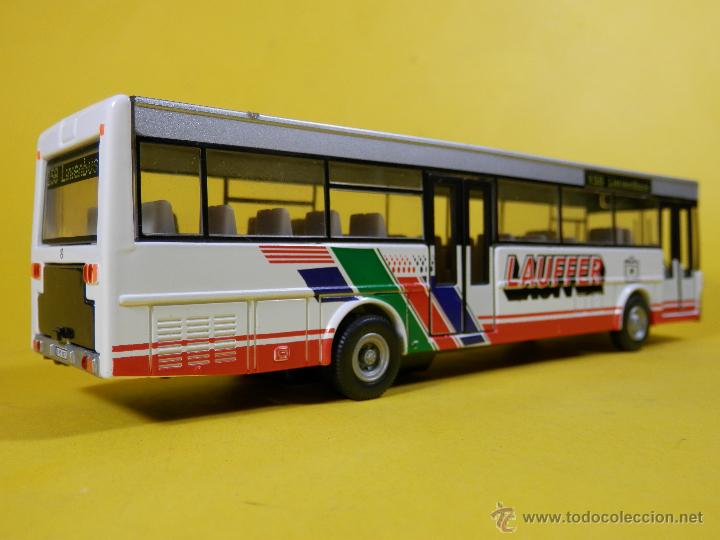 scalextric bus