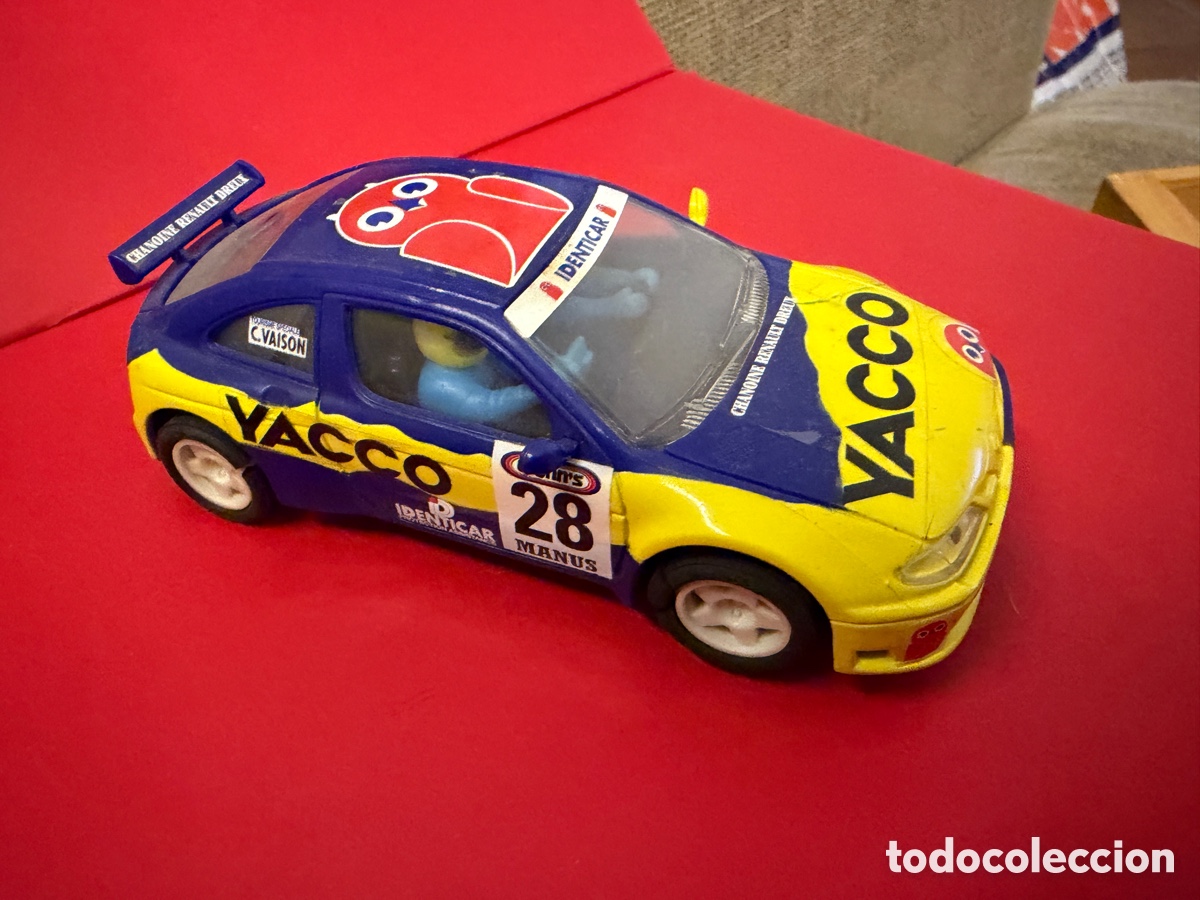 Scalextric: RENAULT MAXI MEGANE YACCO AZUL AMARILLO