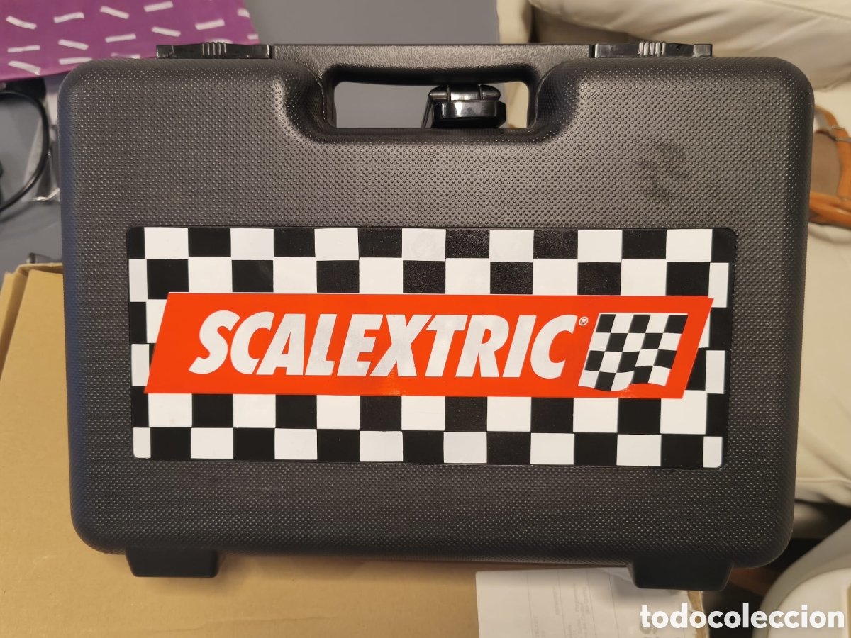 Scalextric: Malet&iacute;n Scalextric F1 edici&oacute;n especial