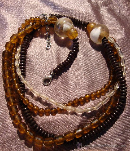 Segunda mano: -- HERMOSO COLLAR DE ABALORIOS DE PL&Aacute;STICO - PR&Aacute;CTICO Y ATEMPORAL - Foto 2