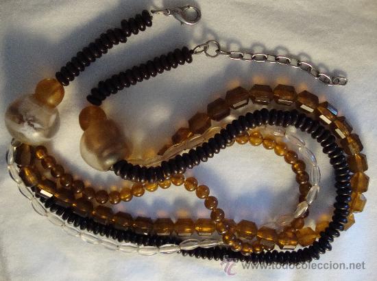 Segunda mano: -- HERMOSO COLLAR DE ABALORIOS DE PL&Aacute;STICO - PR&Aacute;CTICO Y ATEMPORAL - Foto 3