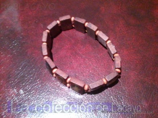 Segunda mano: PULSERA DE MADERA SANTORAL - Foto 2