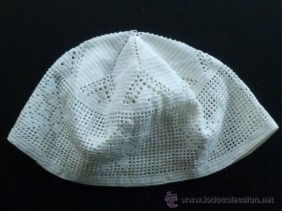 Segunda mano: Kip&aacute;. SOMBRERO DE GANCHILLO BLANCO - Foto 1
