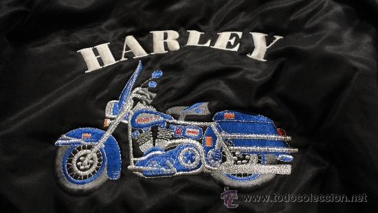 Segunda mano: Bomber con bordado HARLEY, talla L - Foto 1