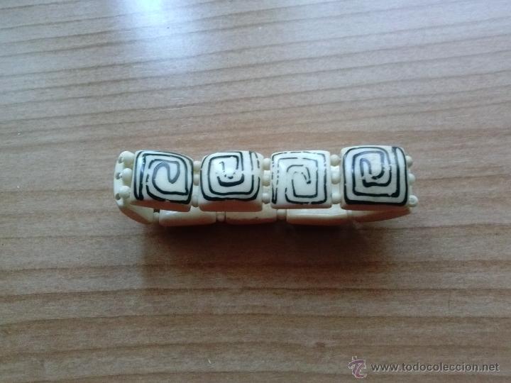 Segunda mano: Pulsera en hueso. Adaptable. A&ntilde;o 1995 - Foto 1