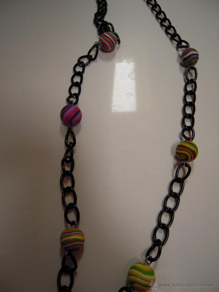 Segunda mano: Collar con bolas de colores - Foto 2