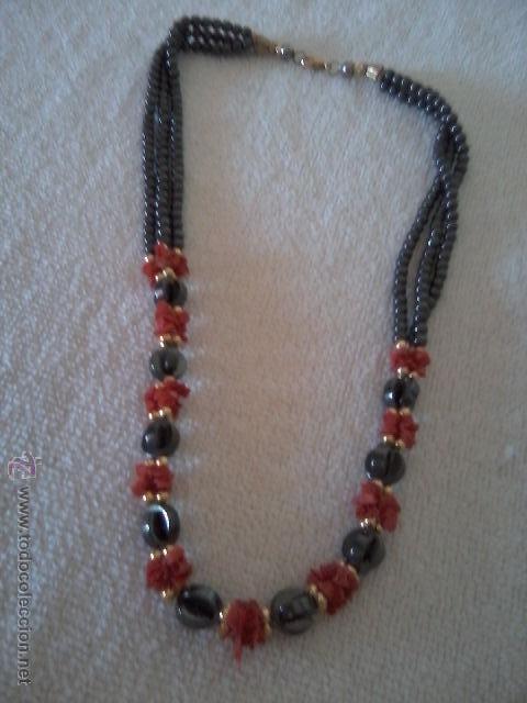 Segunda mano: COLLAR DE TROCITOS DE CORAL Y HEMATITA. - Foto 1
