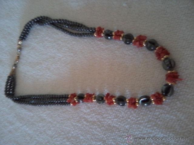 Segunda mano: COLLAR DE TROCITOS DE CORAL Y HEMATITA. - Foto 2