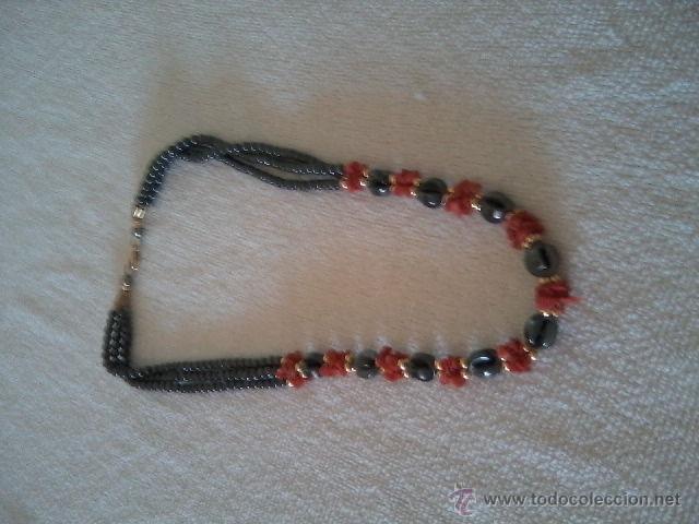 Segunda mano: COLLAR DE TROCITOS DE CORAL Y HEMATITA. - Foto 4