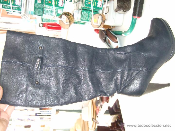 Segunda mano: BOTA ALTA AZUL MARINO - Foto 3