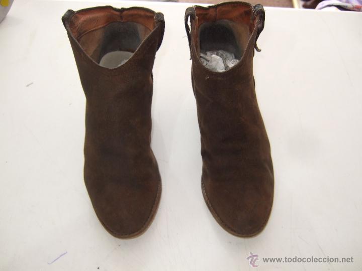 Segunda mano: BOTIN SERRAJE MARRON - Foto 2
