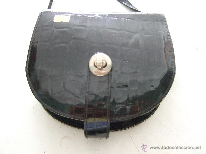 Segunda mano: BOLSO NEGRO CHAROL - Foto 1