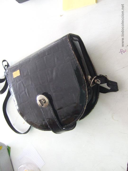Segunda mano: BOLSO NEGRO CHAROL - Foto 2