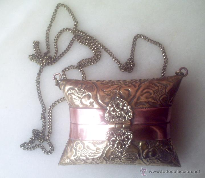 Segunda mano: BOLSO NEPAL&Iacute; DE LATON - Foto 1