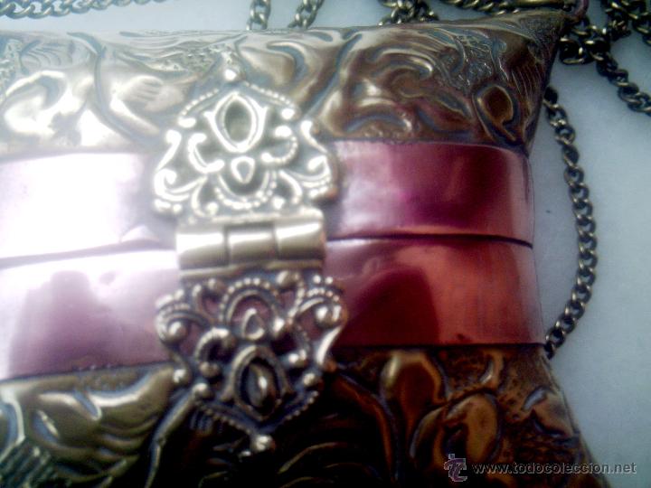 Segunda mano: BOLSO NEPAL&Iacute; DE LATON - Foto 2